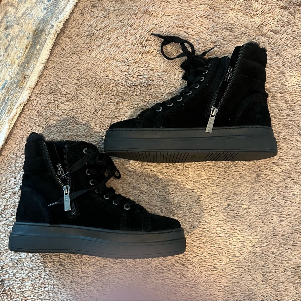J/SLIDES Black High-Top Sneakers